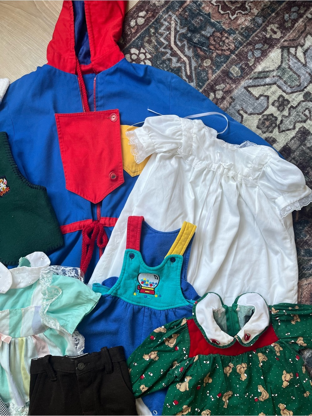 Vintage Lot Bundle of Mixed Baby & Toddler Clothing Bundle - Multi-Color/sizes - Picture 5 of 5
